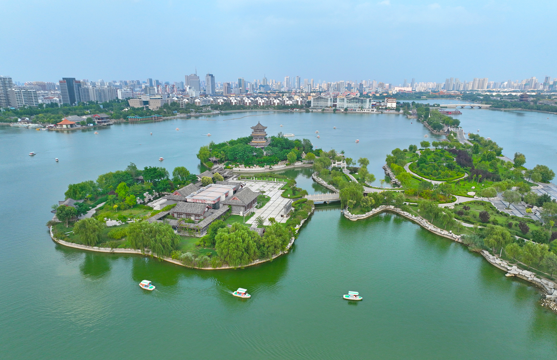 夏日泛舟东昌湖 - 聊城新闻网